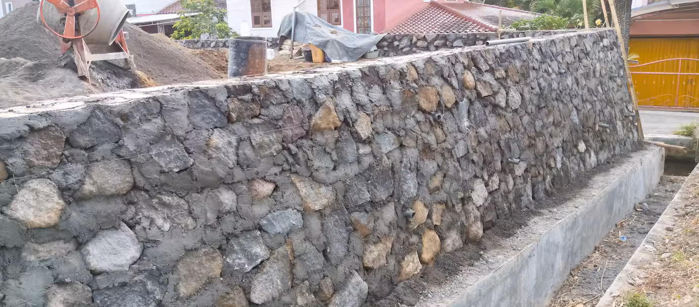 Top Retaining Wall Contractors in Calgary